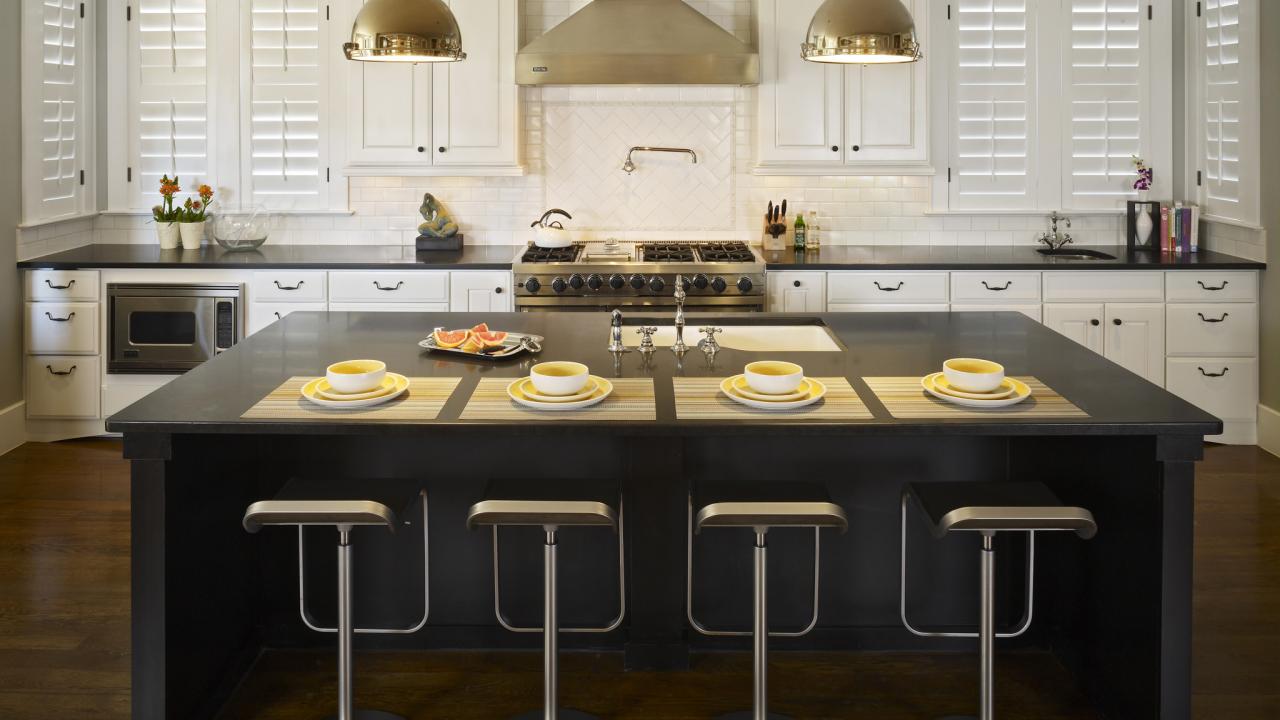 Kitchen Island Ideas: Dark Kitchen Island